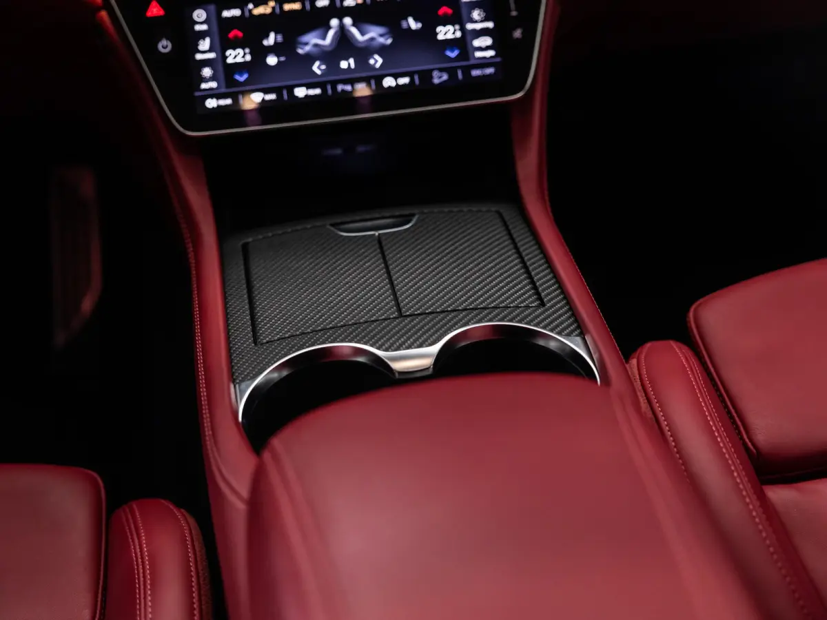 3.0 V6 Trofeo Rood leder | Panoramadak | Surround camera | Sonus Faber audio