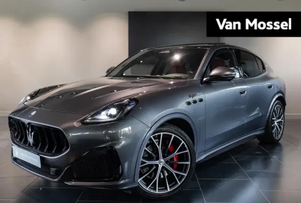 3.0 V6 Trofeo Rood leder | Panoramadak | Surround camera | Sonus Faber audio