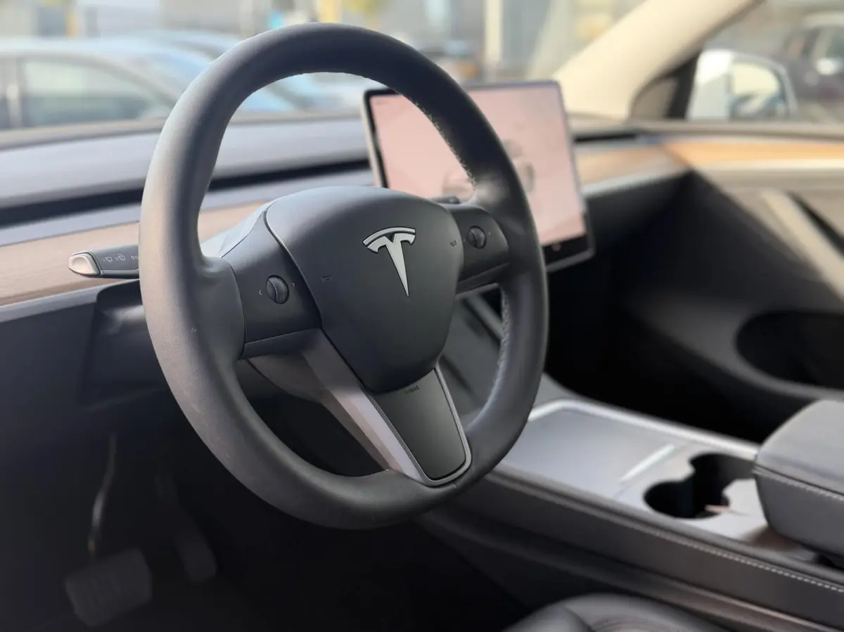 Long Range AWD 75 kWh