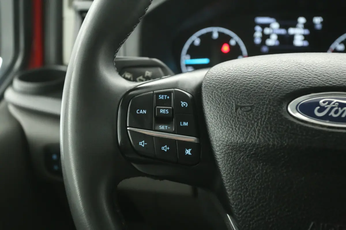 2.0 TDCI L2H1 TRAIL | DC | 6 Zits | Airco | Camera | Cruise | Carplay | Leder | Parkeersens.