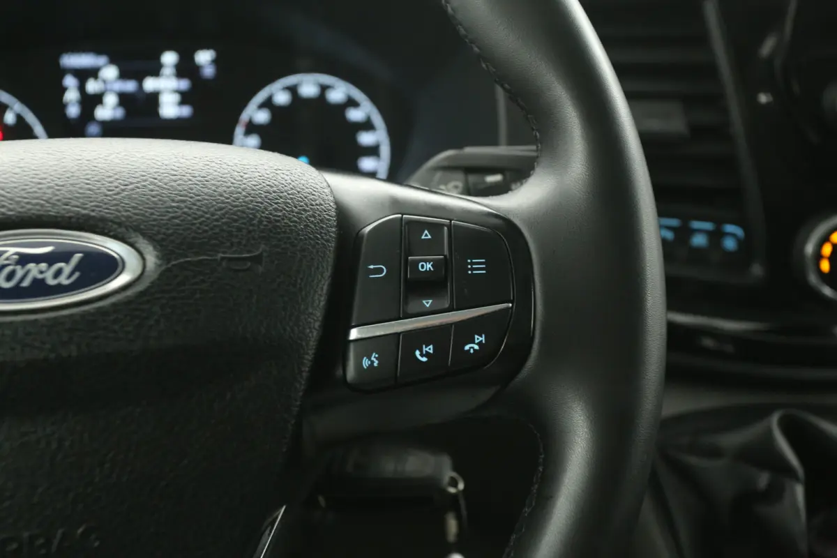 2.0 TDCI L2H1 TRAIL | DC | 6 Zits | Airco | Camera | Cruise | Carplay | Leder | Parkeersens.