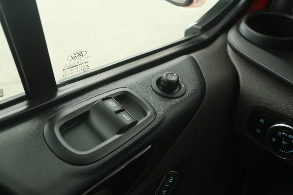 2.0 TDCI L2H1 TRAIL | DC | 6 Zits | Airco | Camera | Cruise | Carplay | Leder | Parkeersens.