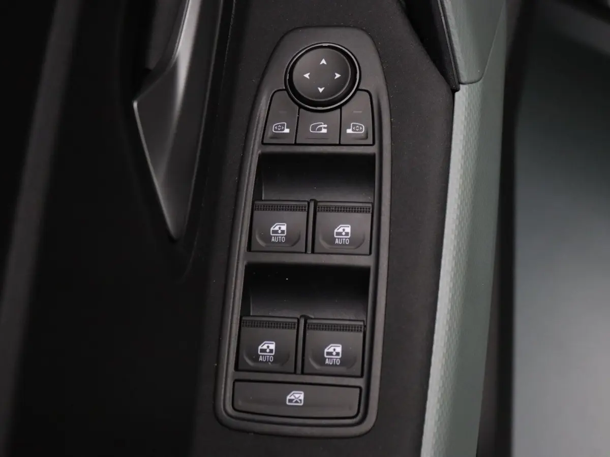 140pk Hybrid Journey Apple Carplay/Android Auto | Climate