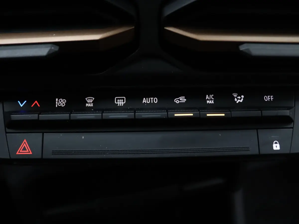 140pk Hybrid Journey Apple Carplay/Android Auto | Climate