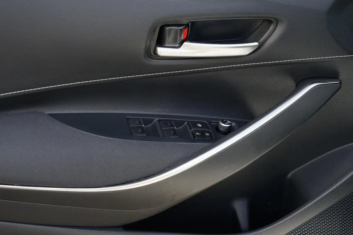 1.8 Hybrid Business, NL, aut. CarPlay, cam. LED