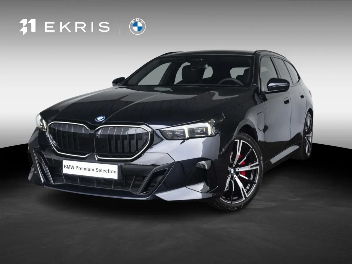 530e Touring | M Sportpakket Pro | Comfort Access | Driving Assistant Professional | Harman Kardon | Panoramadak | 20 inch | Trekhaak