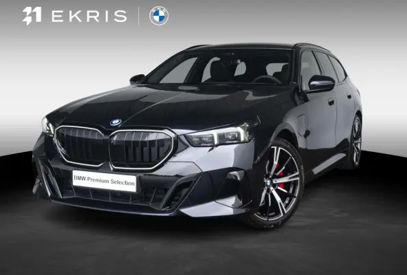 530e Touring | M Sportpakket Pro | Comfort Access | Driving Assistant Professional | Harman Kardon | Panoramadak | 20 inch | Trekhaak