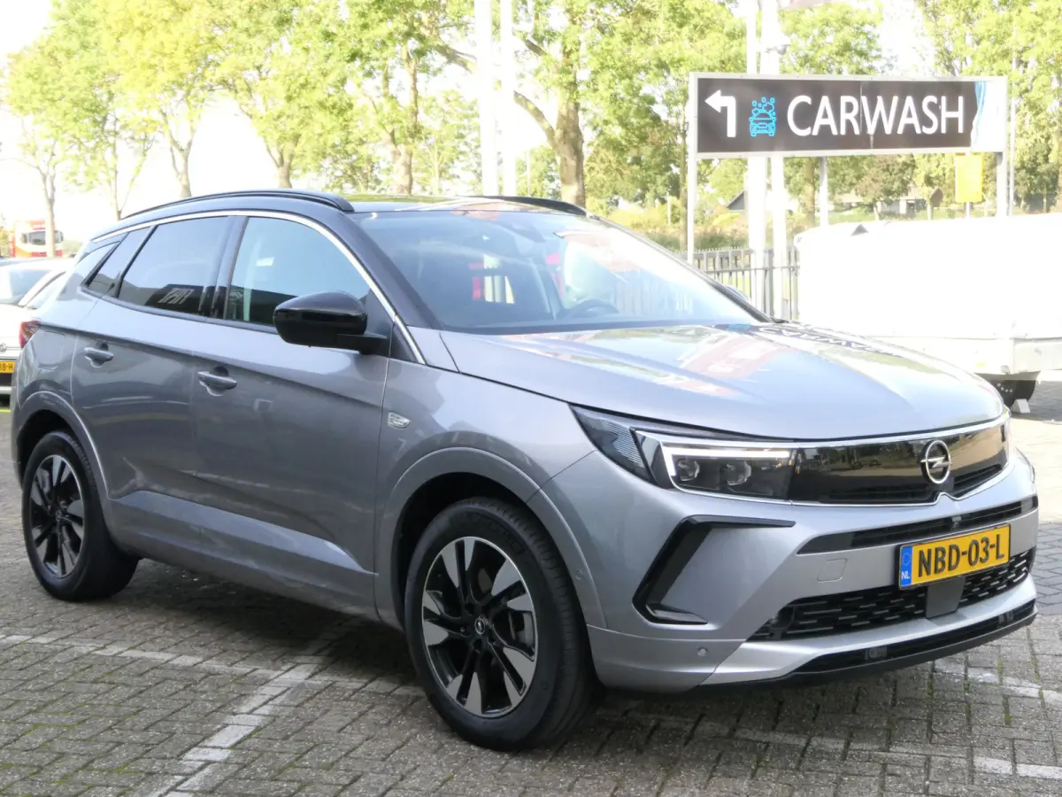 1.6 Turbo Plug-In Hybrid Business Elegance | LED Matrix