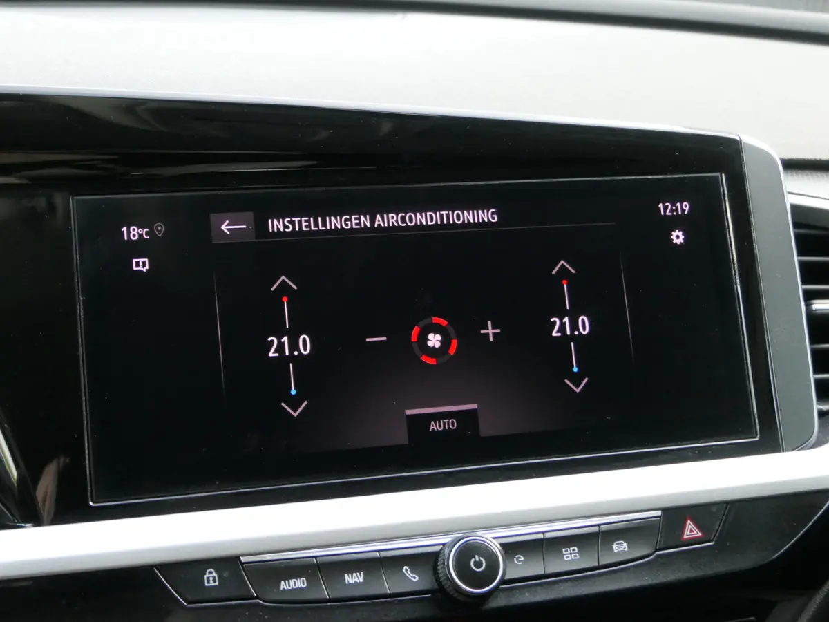 1.6 Turbo Plug-In Hybrid Business Elegance | LED Matrix