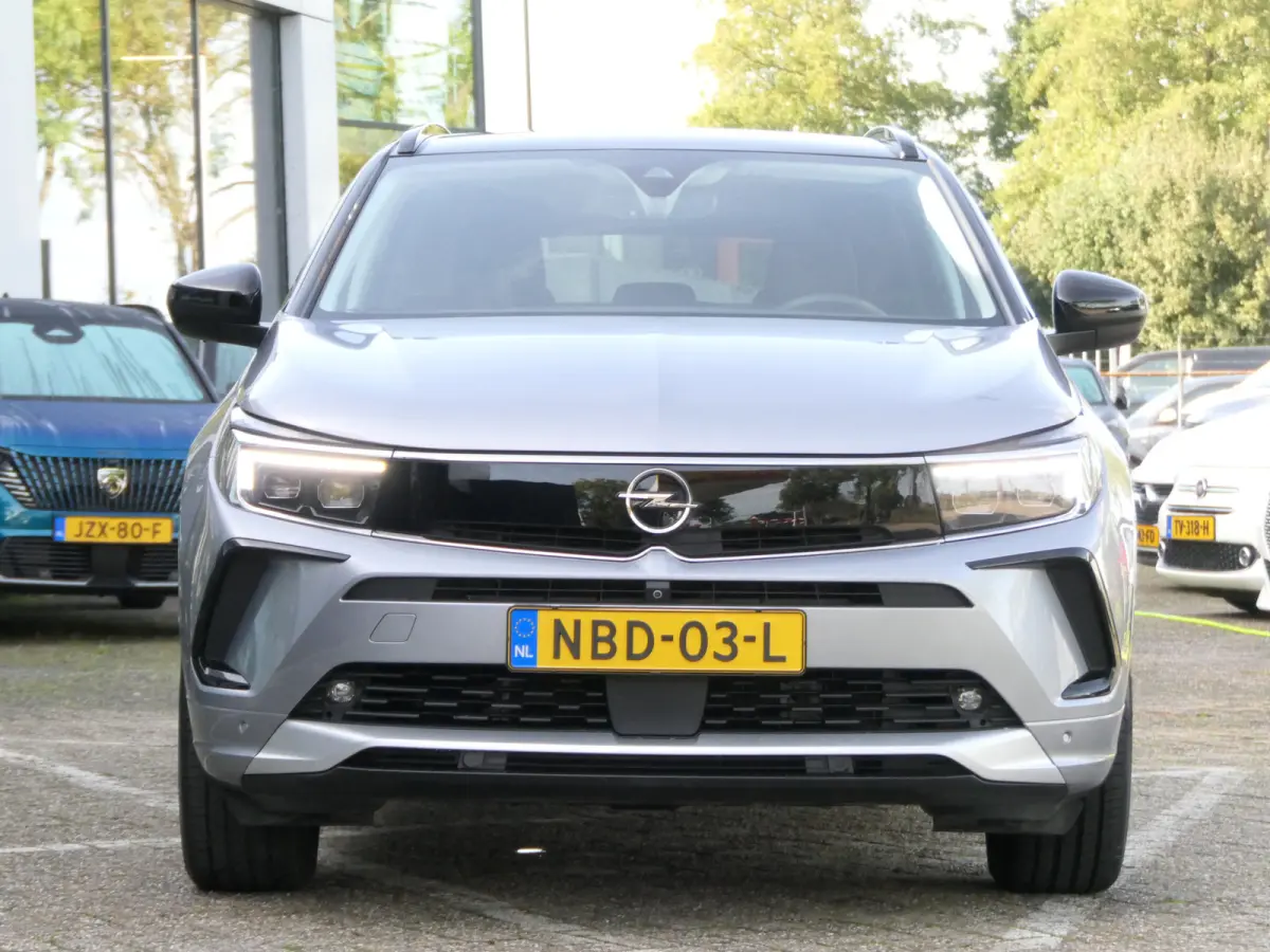 1.6 Turbo Plug-In Hybrid Business Elegance | LED Matrix
