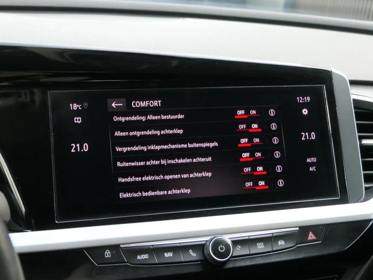 1.6 Turbo Plug-In Hybrid Business Elegance | LED Matrix