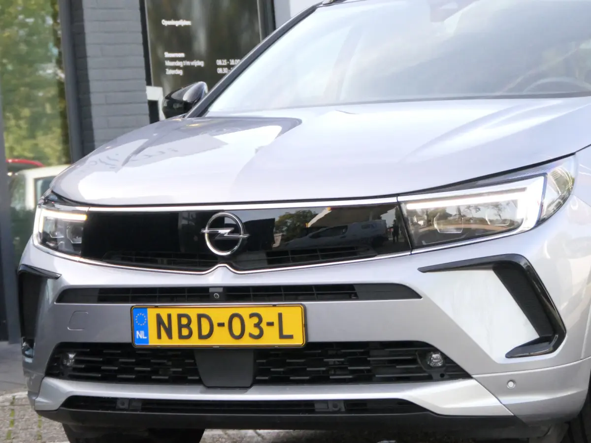 1.6 Turbo Plug-In Hybrid Business Elegance | LED Matrix