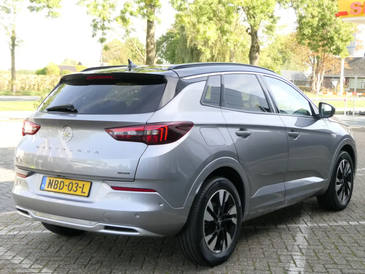 1.6 Turbo Plug-In Hybrid Business Elegance | LED Matrix