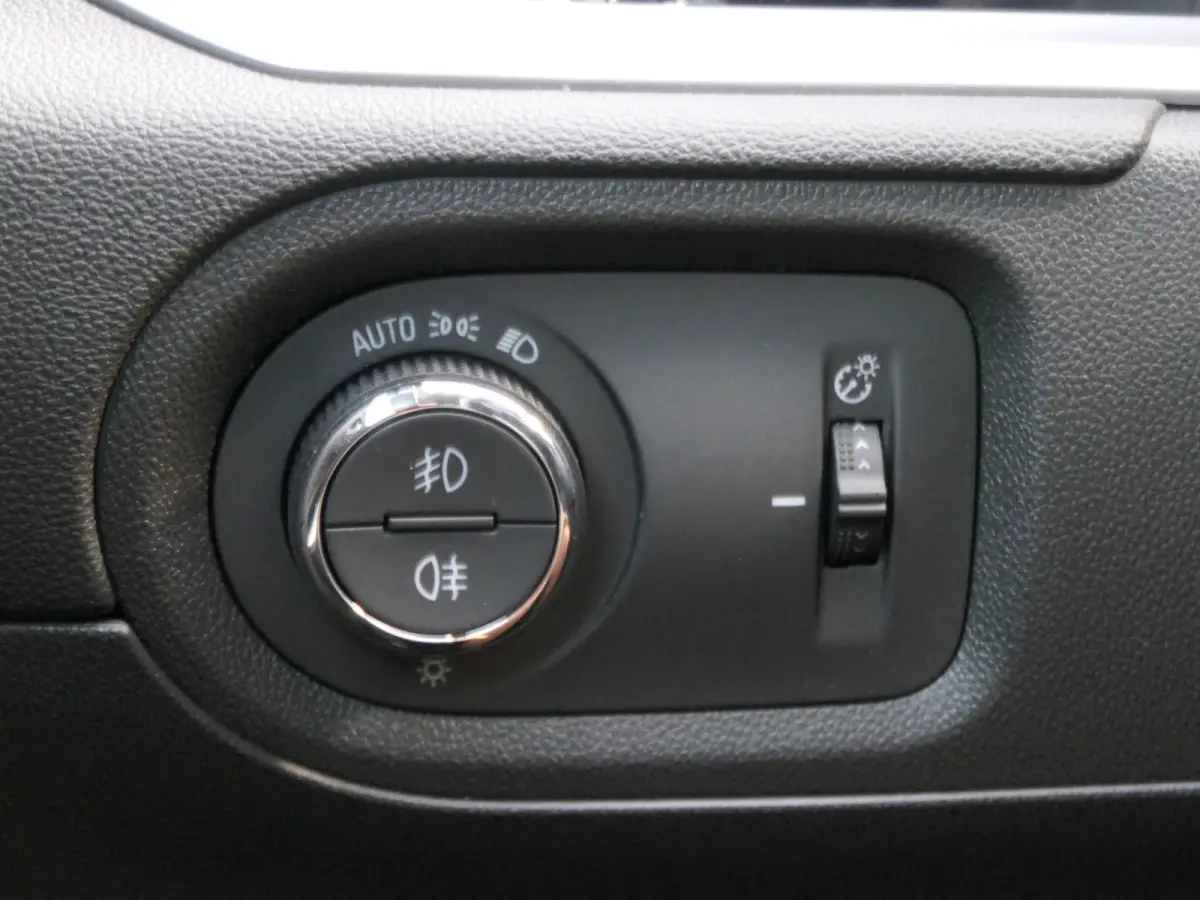 1.6 Turbo Plug-In Hybrid Business Elegance | LED Matrix