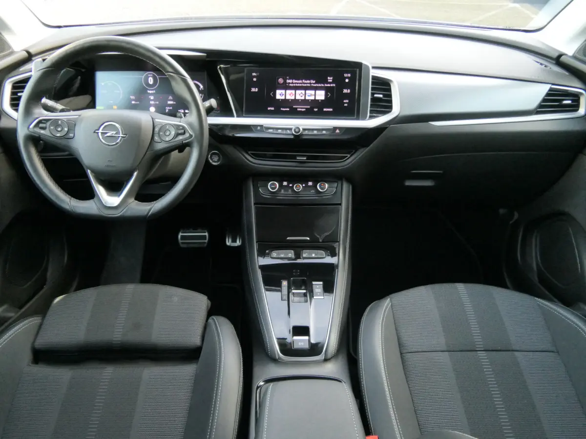 1.6 Turbo Plug-In Hybrid Business Elegance | LED Matrix