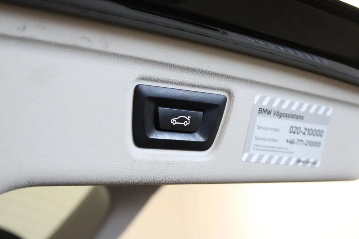 330e Sport Line | ACC | STOELVRW |TRKHK