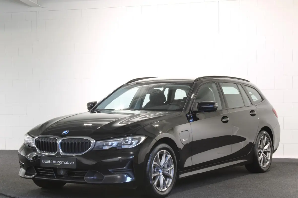 330e Sport Line | ACC | STOELVRW |TRKHK