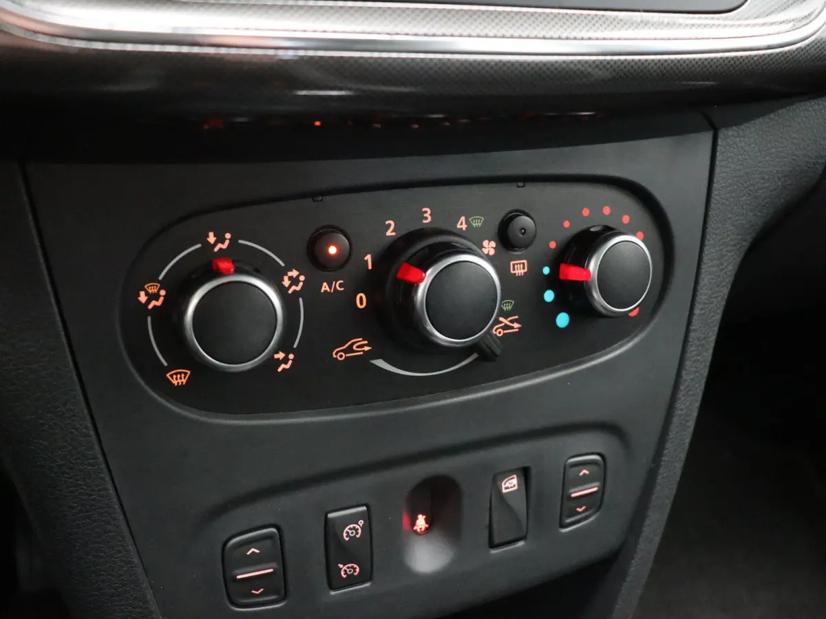 0.9 TCe Laureate | Trekhaak | Cruise Control | Navigatie | Airco |