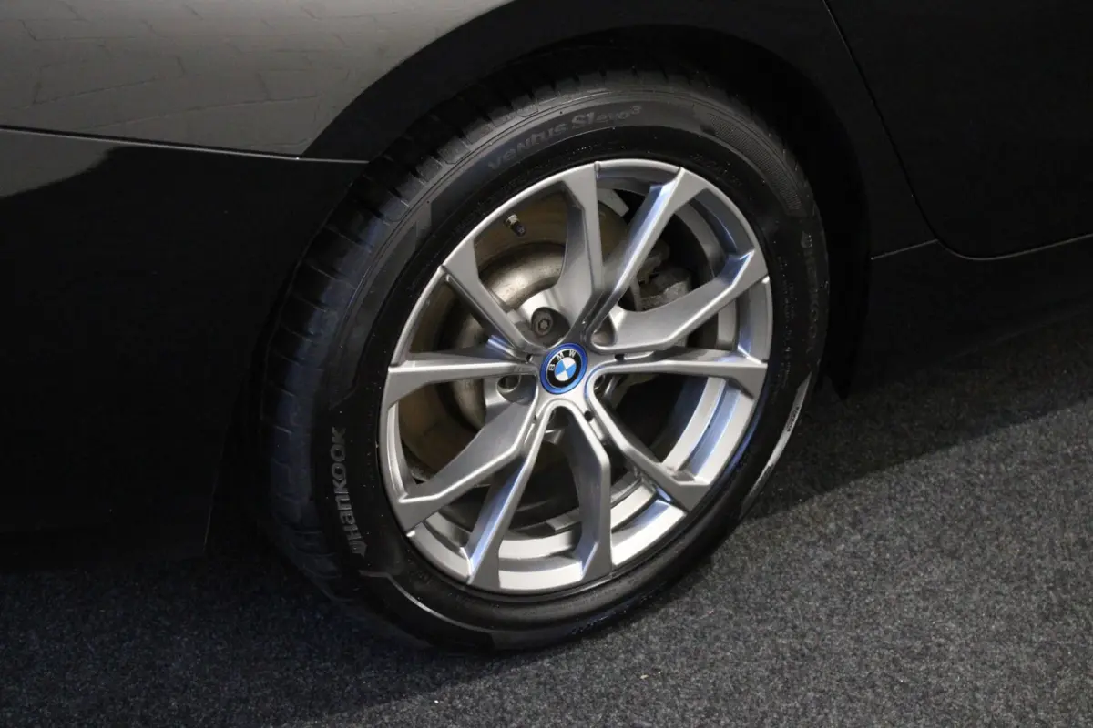 330e Sport Line | ACC | STOELVRW |TRKHK