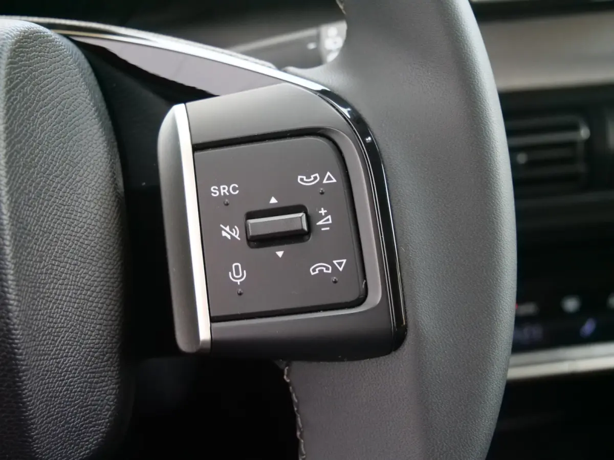 1.2 Hybrid 145pk Plus Apple Carplay / Camera / DAB / 17 inch