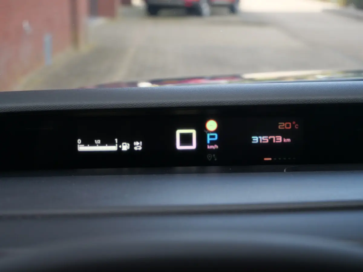 1.2 Hybrid 145pk Plus Apple Carplay / Camera / DAB / 17 inch