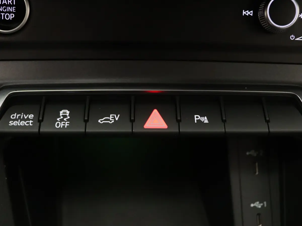 245pk TFSI e S Edition Apple Carplay/Android Auto | Climate