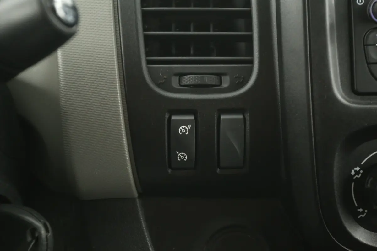 1.6 dCi T27 L1H1 | Airco | Cruise | 3 Zits | Trekhaak | Parkeersensoren