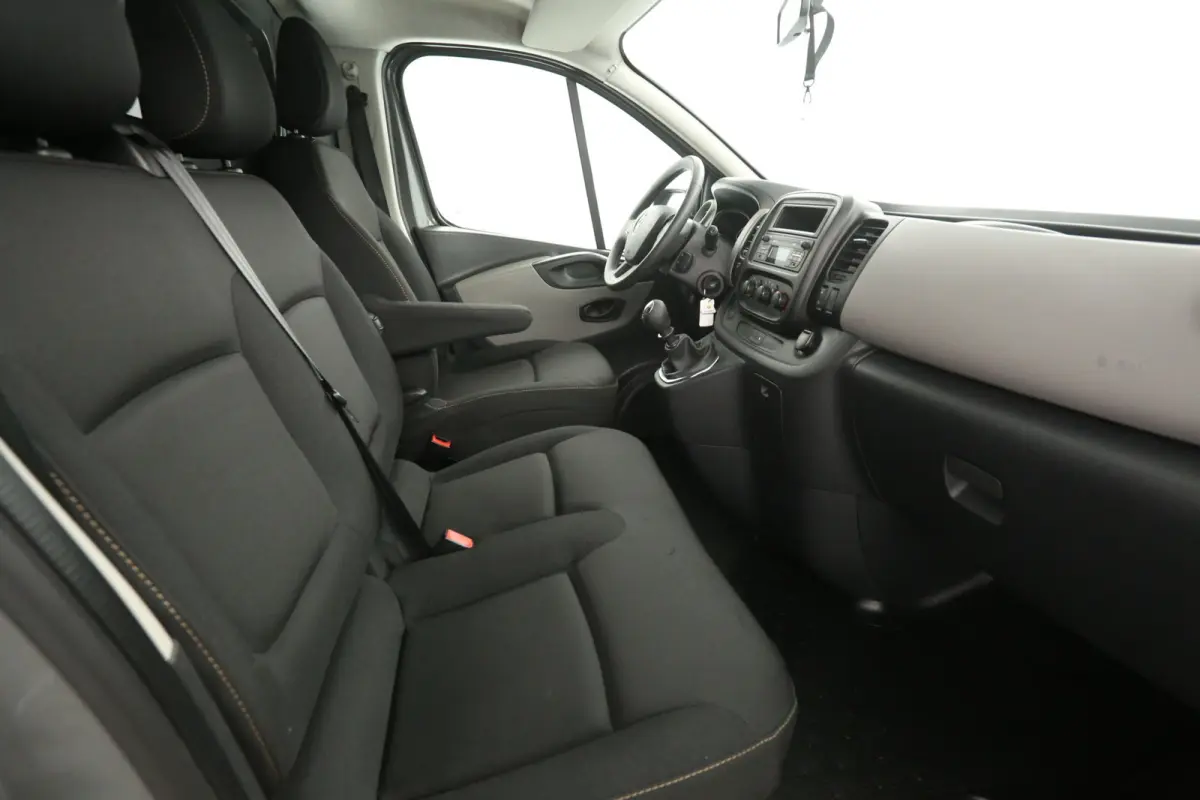1.6 dCi T27 L1H1 | Airco | Cruise | 3 Zits | Trekhaak | Parkeersensoren