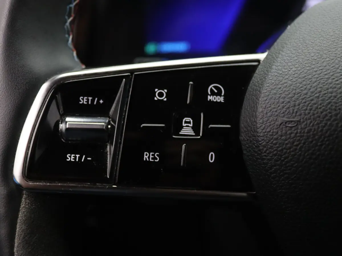 EV87 long range esprit Alpine Apple Carplay/Android Auto | Climate
