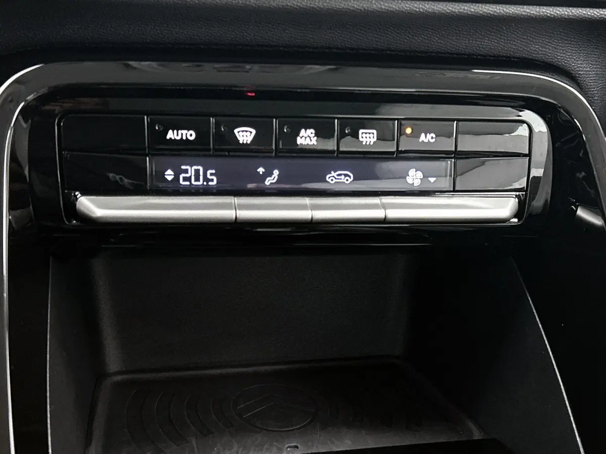 Max Hybrid 110pk Automaat | Navigatie | Achteruitrijcamera | Climate Control | Cruise Control | Parkeersensoren | Bluetooth | Draadloze Apple Carplay / Android Auto | Comfortstoelen | Elektr