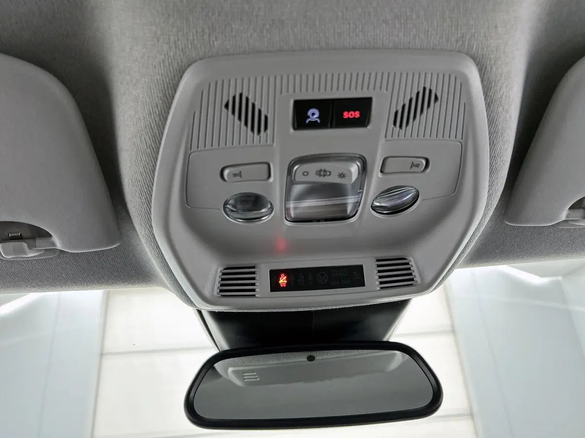 Max Hybrid 110pk Automaat | Navigatie | Achteruitrijcamera | Climate Control | Cruise Control | Parkeersensoren | Bluetooth | Draadloze Apple Carplay / Android Auto | Comfortstoelen | Elektr