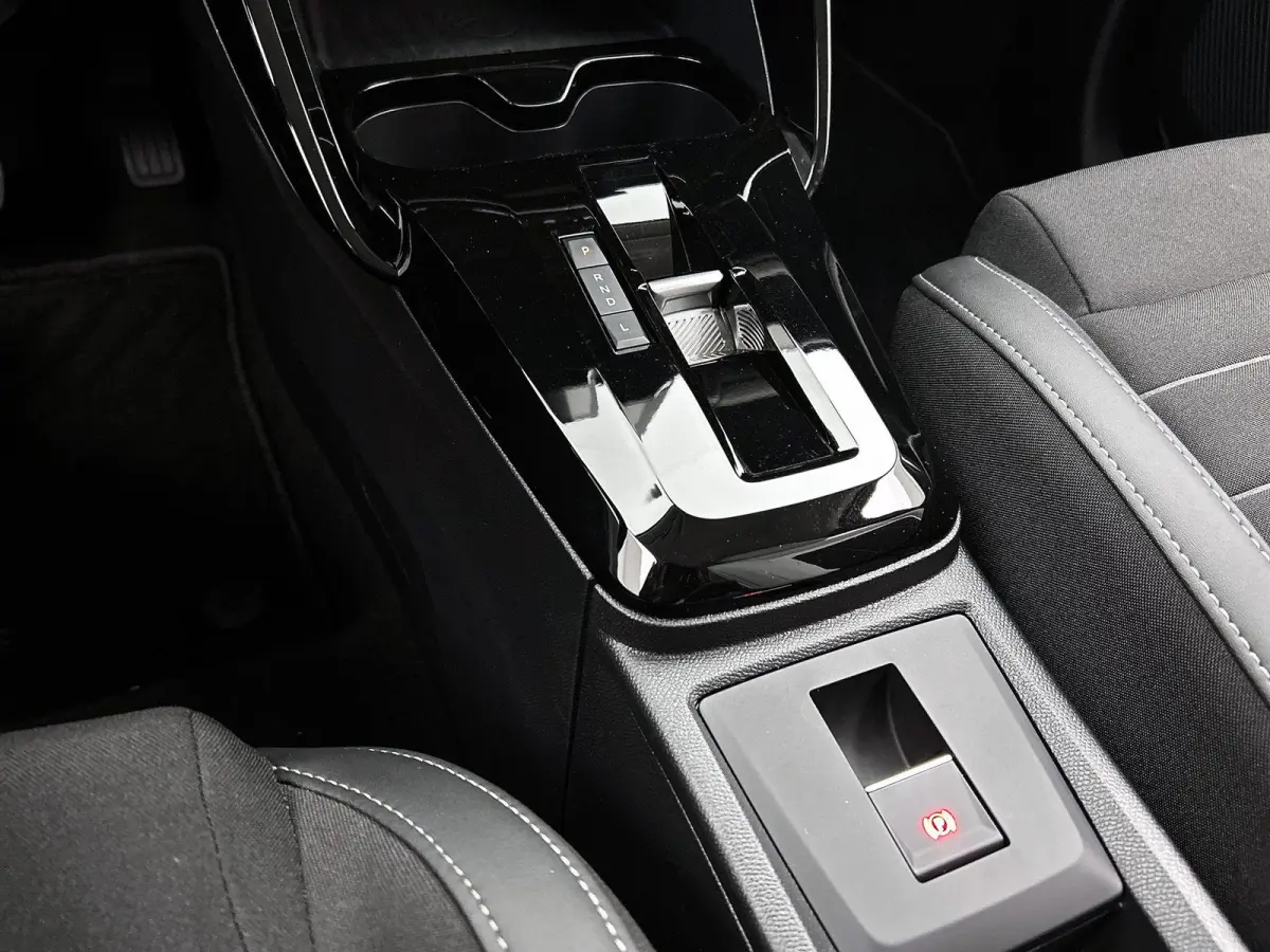 Max Hybrid 110pk Automaat | Navigatie | Achteruitrijcamera | Climate Control | Cruise Control | Parkeersensoren | Bluetooth | Draadloze Apple Carplay / Android Auto | Comfortstoelen | Elektr