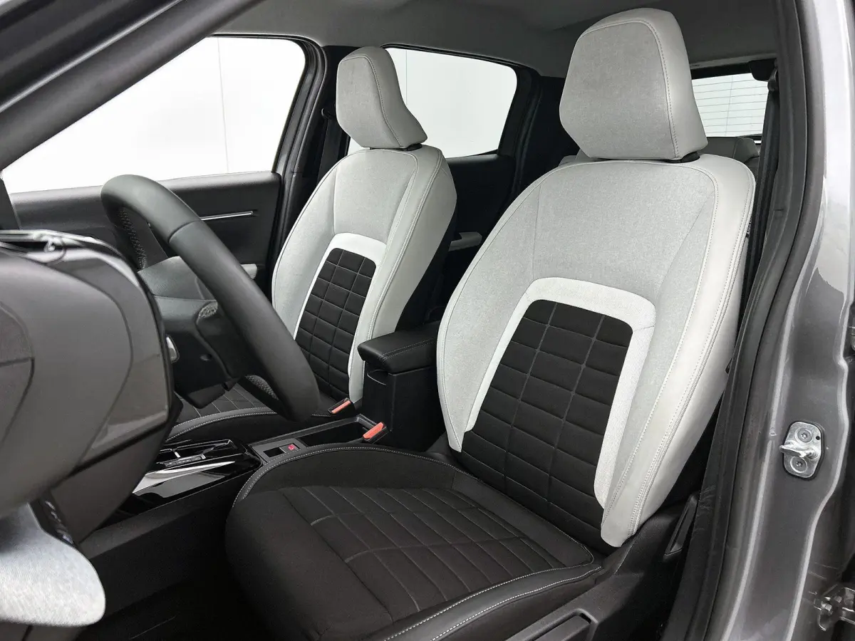 Max Hybrid 110pk Automaat | Navigatie | Achteruitrijcamera | Climate Control | Cruise Control | Parkeersensoren | Bluetooth | Draadloze Apple Carplay / Android Auto | Comfortstoelen | Elektr