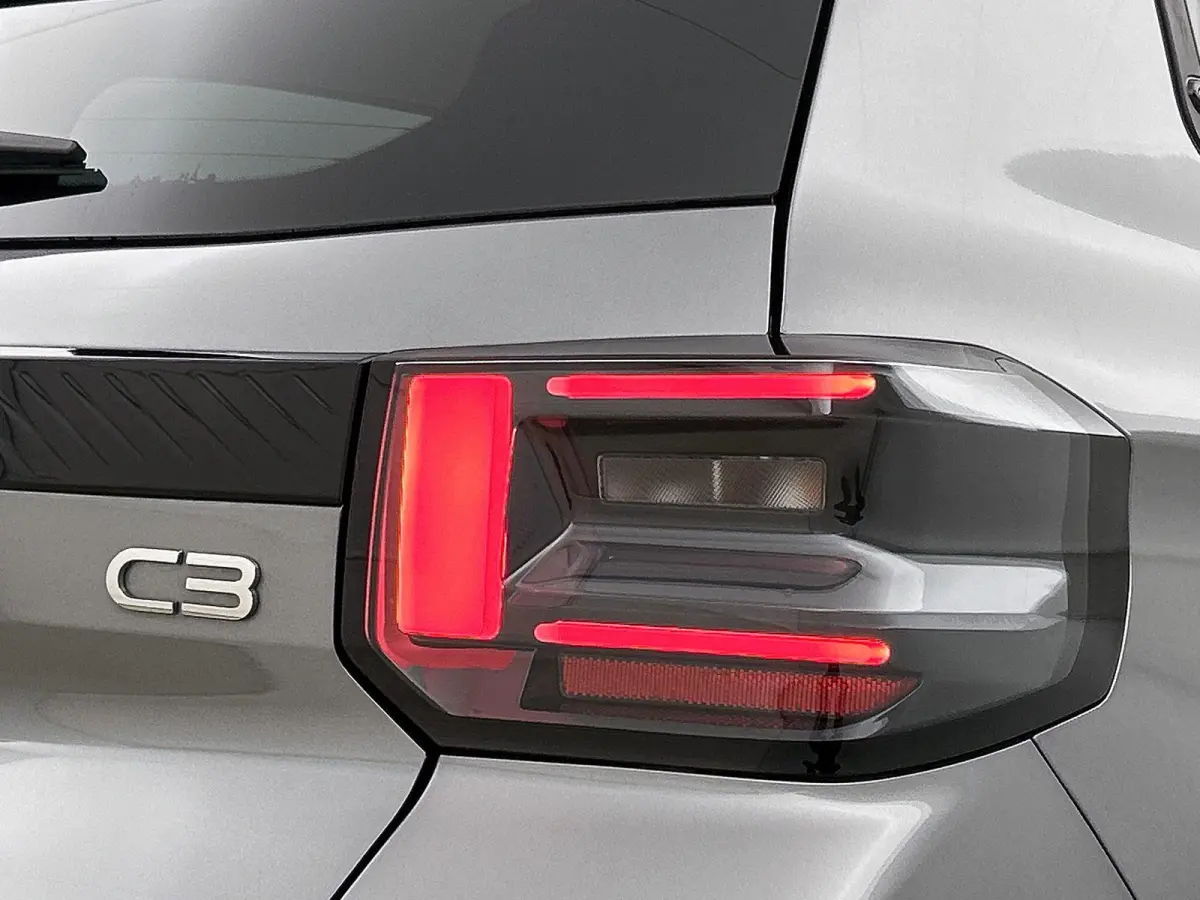 Max Hybrid 110pk Automaat | Navigatie | Achteruitrijcamera | Climate Control | Cruise Control | Parkeersensoren | Bluetooth | Draadloze Apple Carplay / Android Auto | Comfortstoelen | Elektr