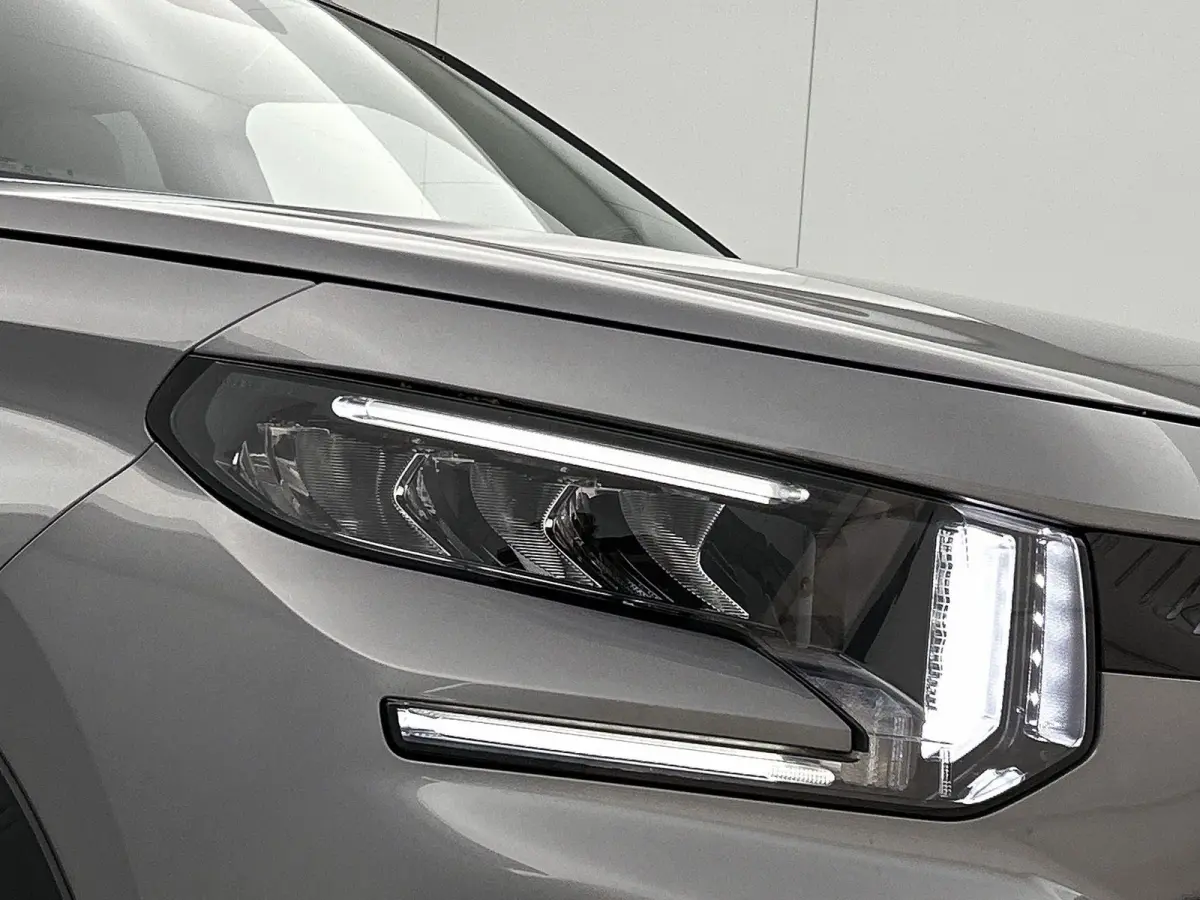 Max Hybrid 110pk Automaat | Navigatie | Achteruitrijcamera | Climate Control | Cruise Control | Parkeersensoren | Bluetooth | Draadloze Apple Carplay / Android Auto | Comfortstoelen | Elektr