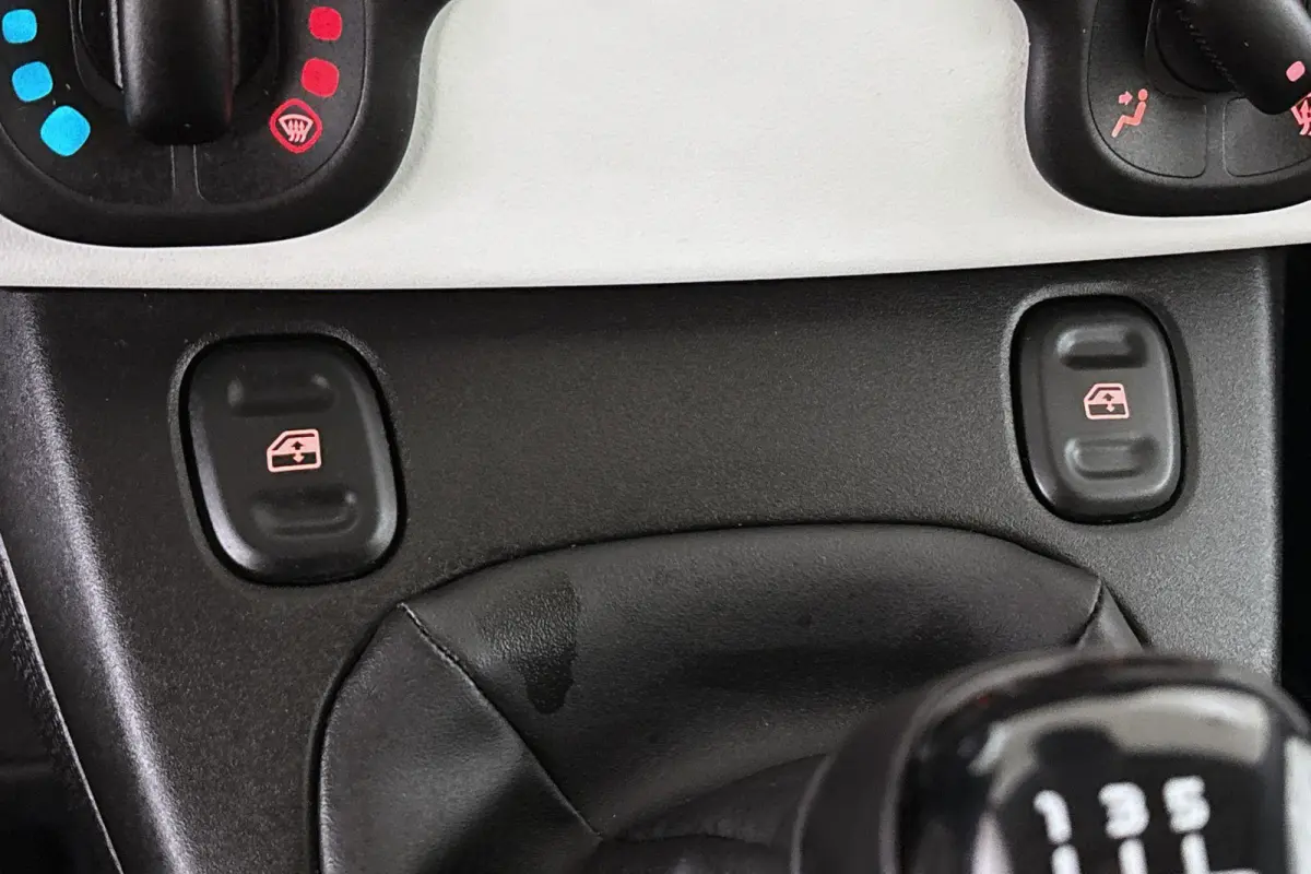 1.0 Hybrid Pandina Airco Apple CarPlay Cruise Control