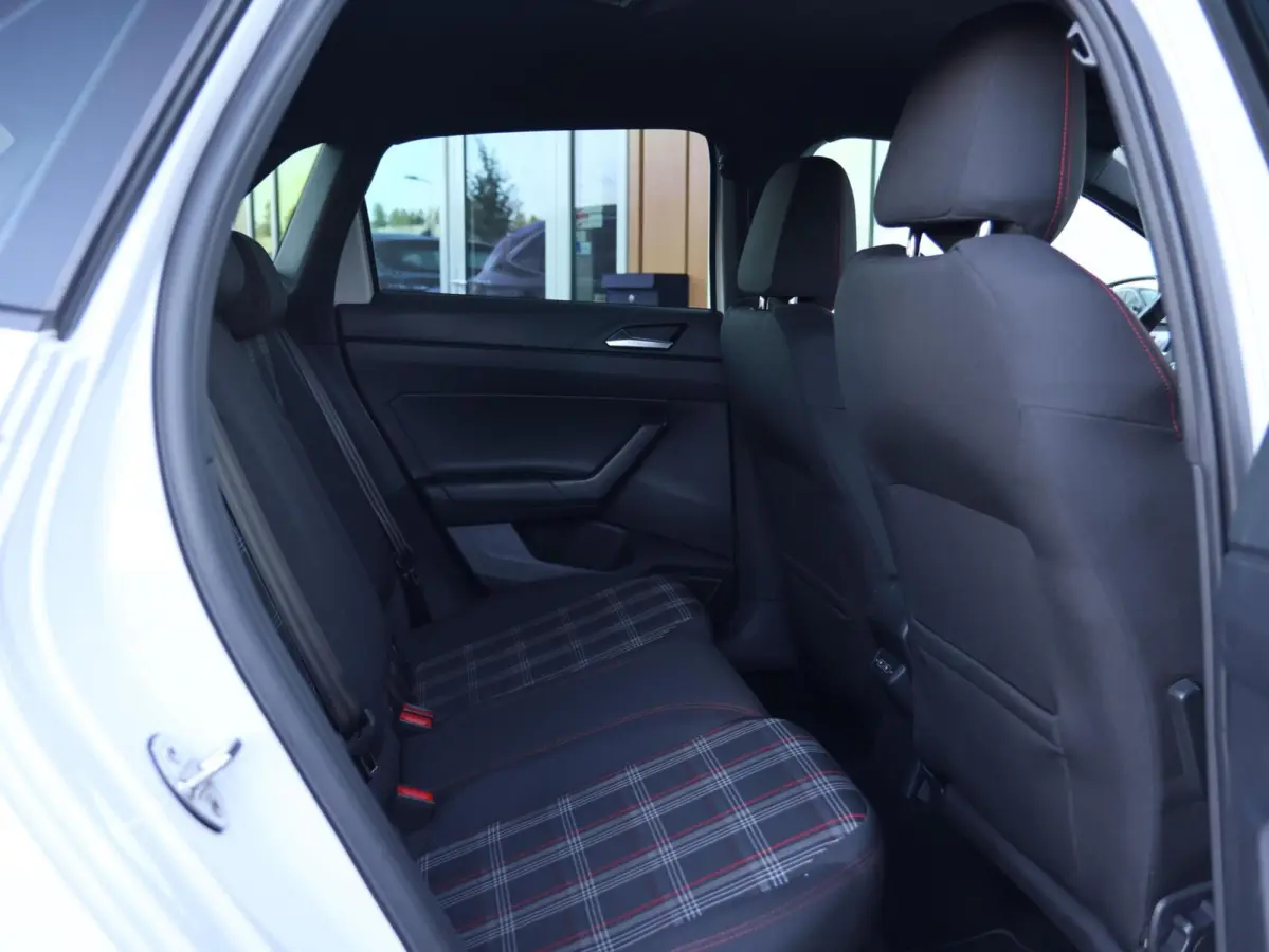 2.0 TSI 200PK GTI | 18inch | Stoelverwarming | Apple Carplay