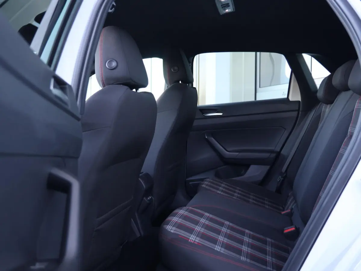 2.0 TSI 200PK GTI | 18inch | Stoelverwarming | Apple Carplay