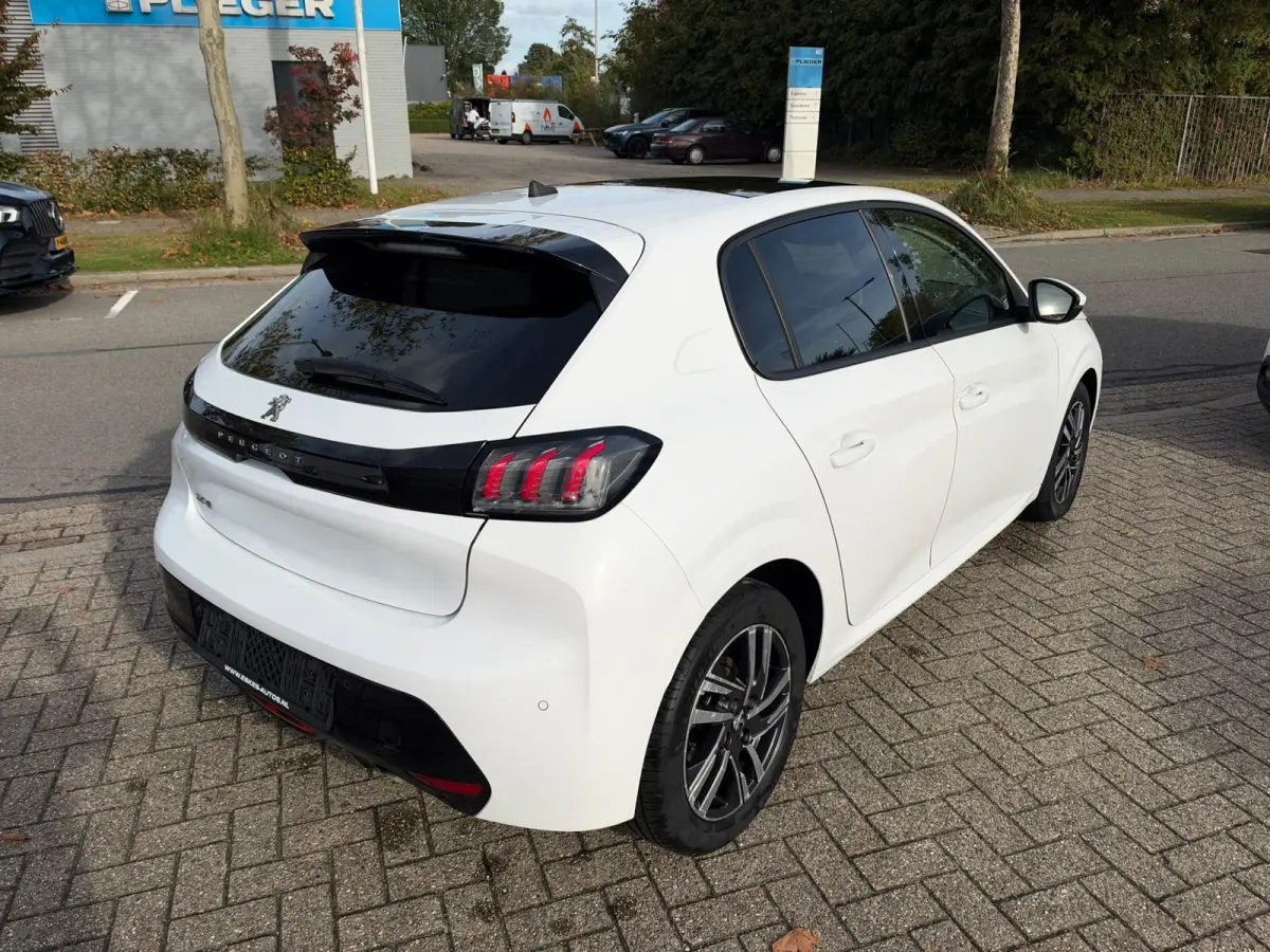 1.2 PureTech Allure,Panodak, Navi, Camera, Keyless, Stoel verwarming, 1ste eigenaar, INC BTW, Nieuwstaat