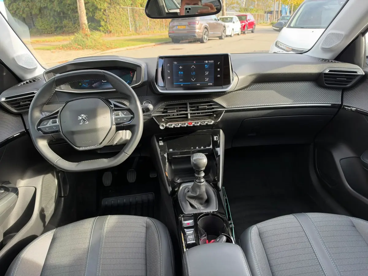 1.2 PureTech Allure,Panodak, Navi, Camera, Keyless, Stoel verwarming, 1ste eigenaar, INC BTW, Nieuwstaat