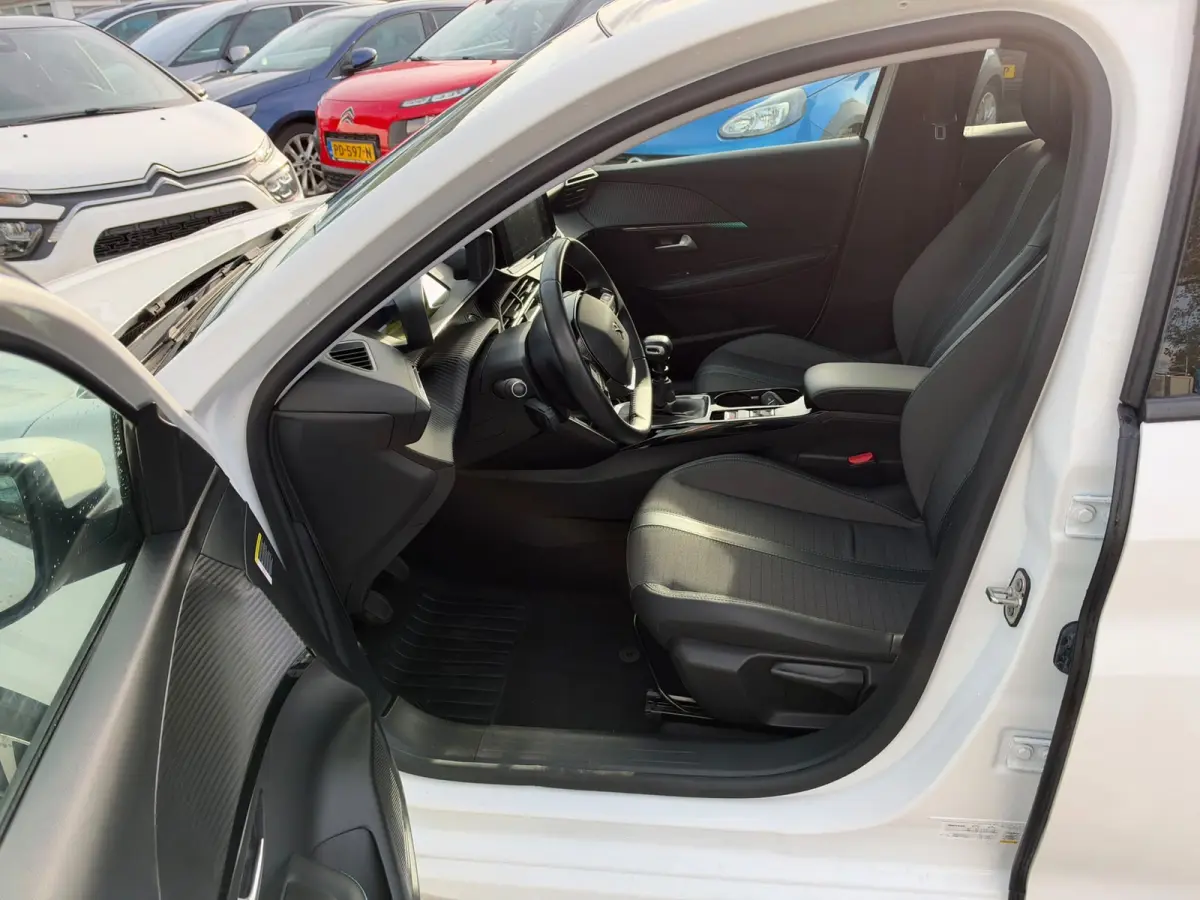 1.2 PureTech Allure,Panodak, Navi, Camera, Keyless, Stoel verwarming, 1ste eigenaar, INC BTW, Nieuwstaat