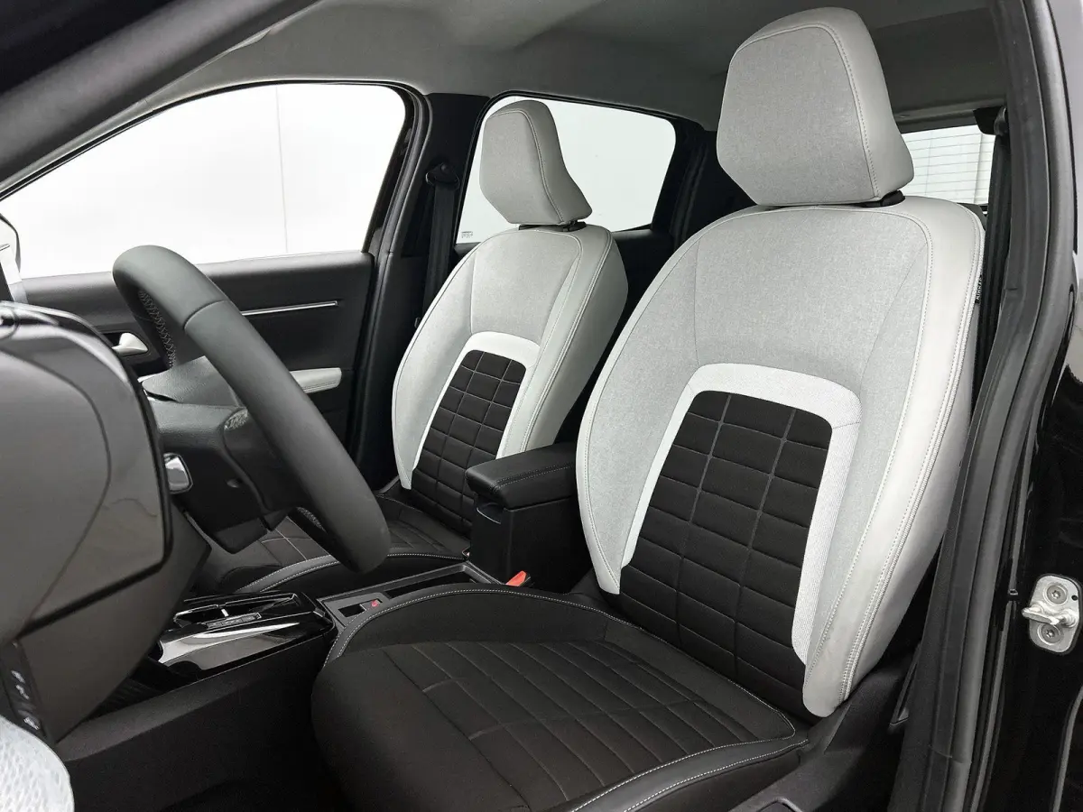 Max Comfort Range 44 kWh 113pk | Accu 95% | 3-fase laden | Lage kilometerstand | Navigatie | Achteruitrijcamera | Climate Control | Cruise Control | Parkeersensoren | Bluetooth | Draadloze A