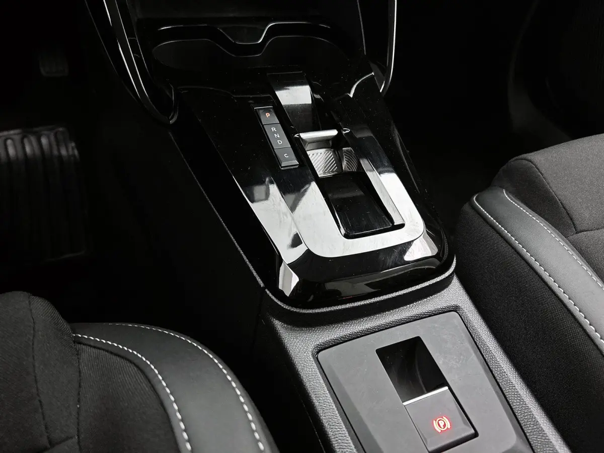 Max Comfort Range 44 kWh 113pk | Accu 95% | 3-fase laden | Lage kilometerstand | Navigatie | Achteruitrijcamera | Climate Control | Cruise Control | Parkeersensoren | Bluetooth | Draadloze A