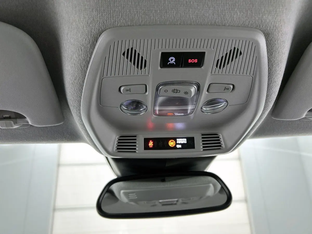 Max Comfort Range 44 kWh 113pk | Accu 95% | 3-fase laden | Lage kilometerstand | Navigatie | Achteruitrijcamera | Climate Control | Cruise Control | Parkeersensoren | Bluetooth | Draadloze A