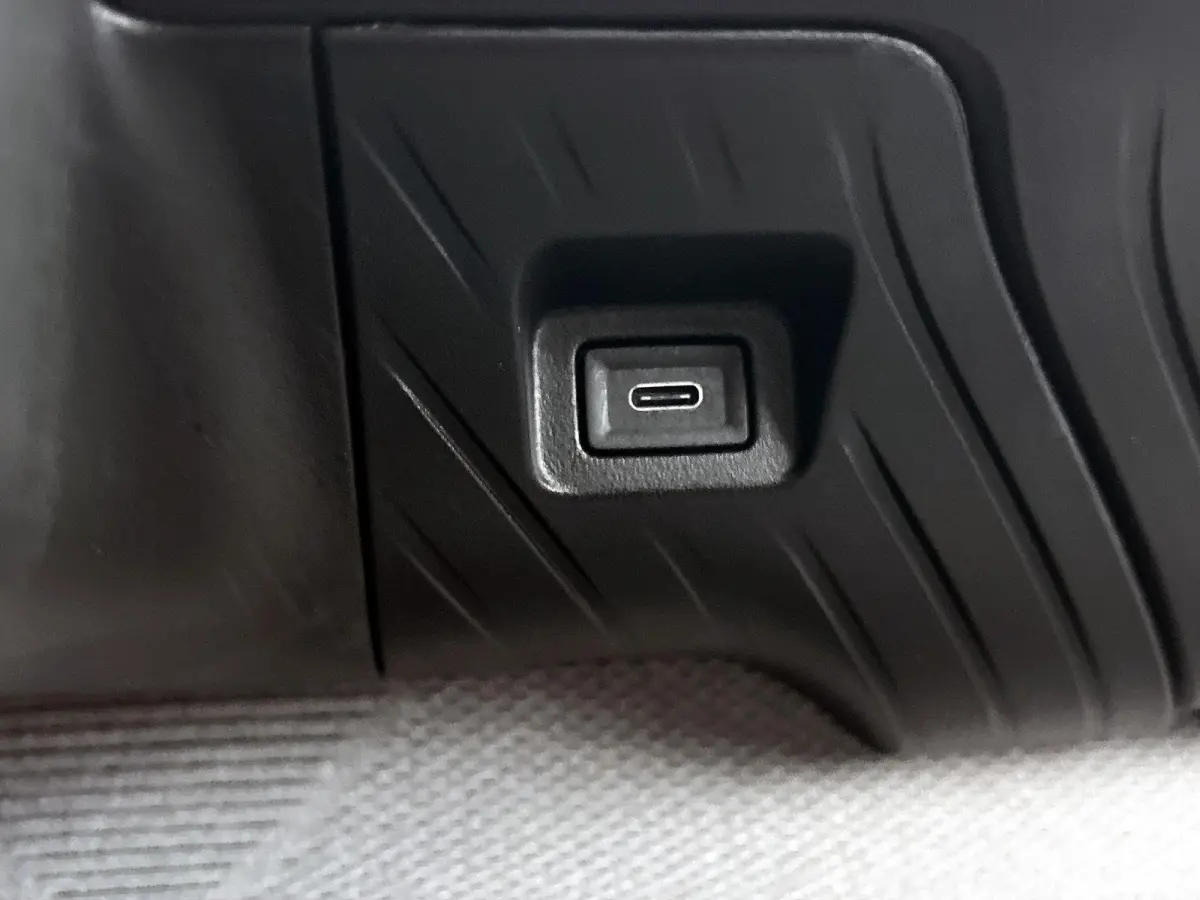 Max Comfort Range 44 kWh 113pk | Accu 95% | 3-fase laden | Lage kilometerstand | Navigatie | Achteruitrijcamera | Climate Control | Cruise Control | Parkeersensoren | Bluetooth | Draadloze A