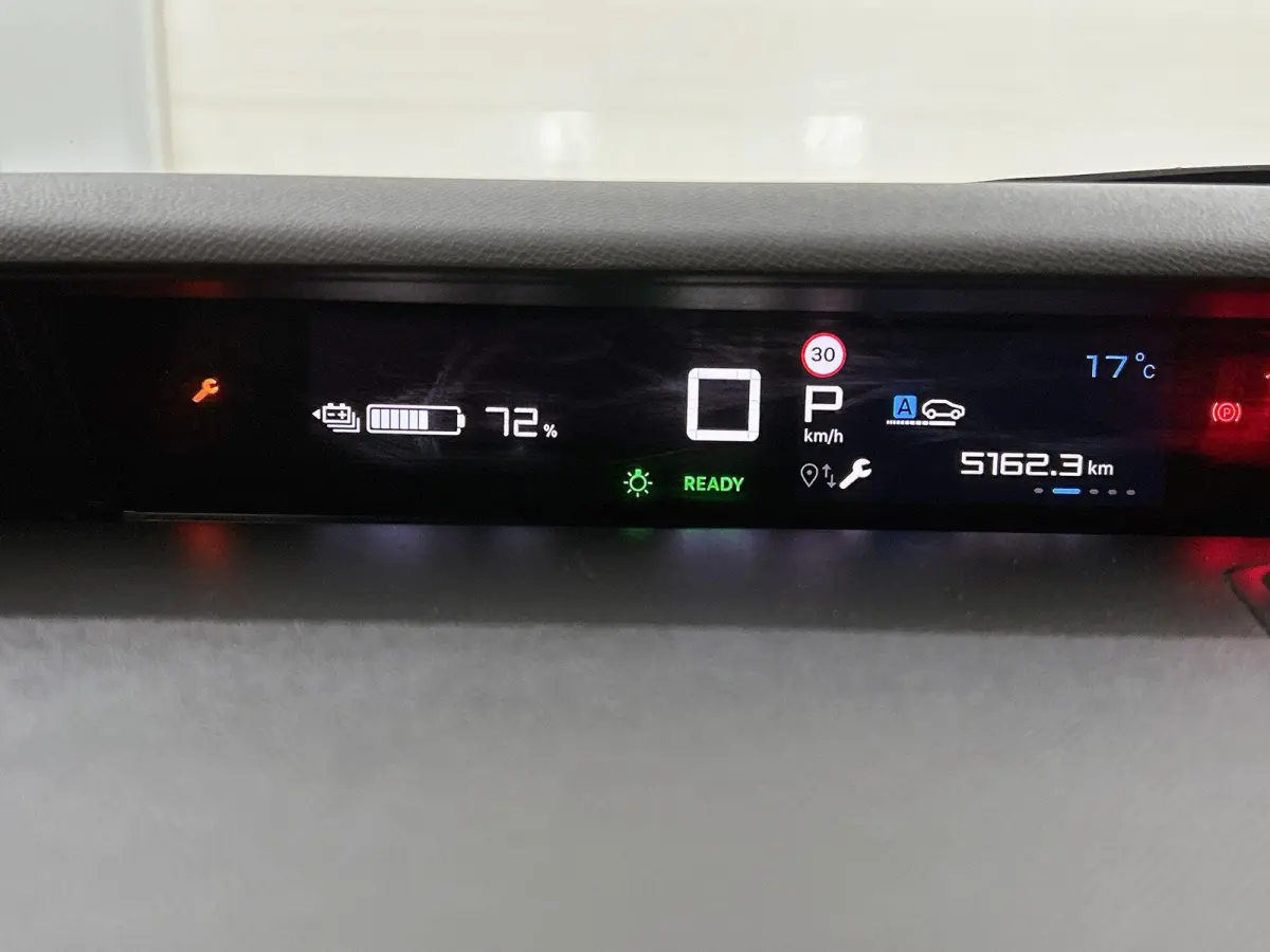 Max Comfort Range 44 kWh 113pk | Accu 95% | 3-fase laden | Lage kilometerstand | Navigatie | Achteruitrijcamera | Climate Control | Cruise Control | Parkeersensoren | Bluetooth | Draadloze A