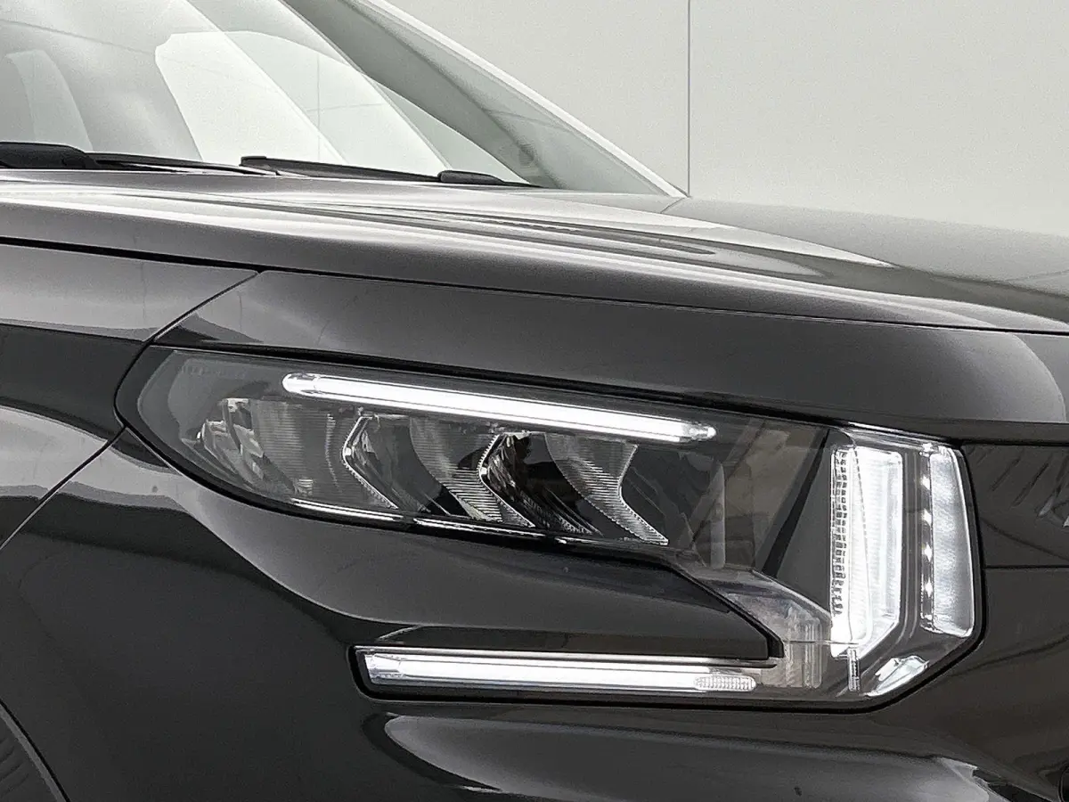 Max Comfort Range 44 kWh 113pk | Accu 95% | 3-fase laden | Lage kilometerstand | Navigatie | Achteruitrijcamera | Climate Control | Cruise Control | Parkeersensoren | Bluetooth | Draadloze A