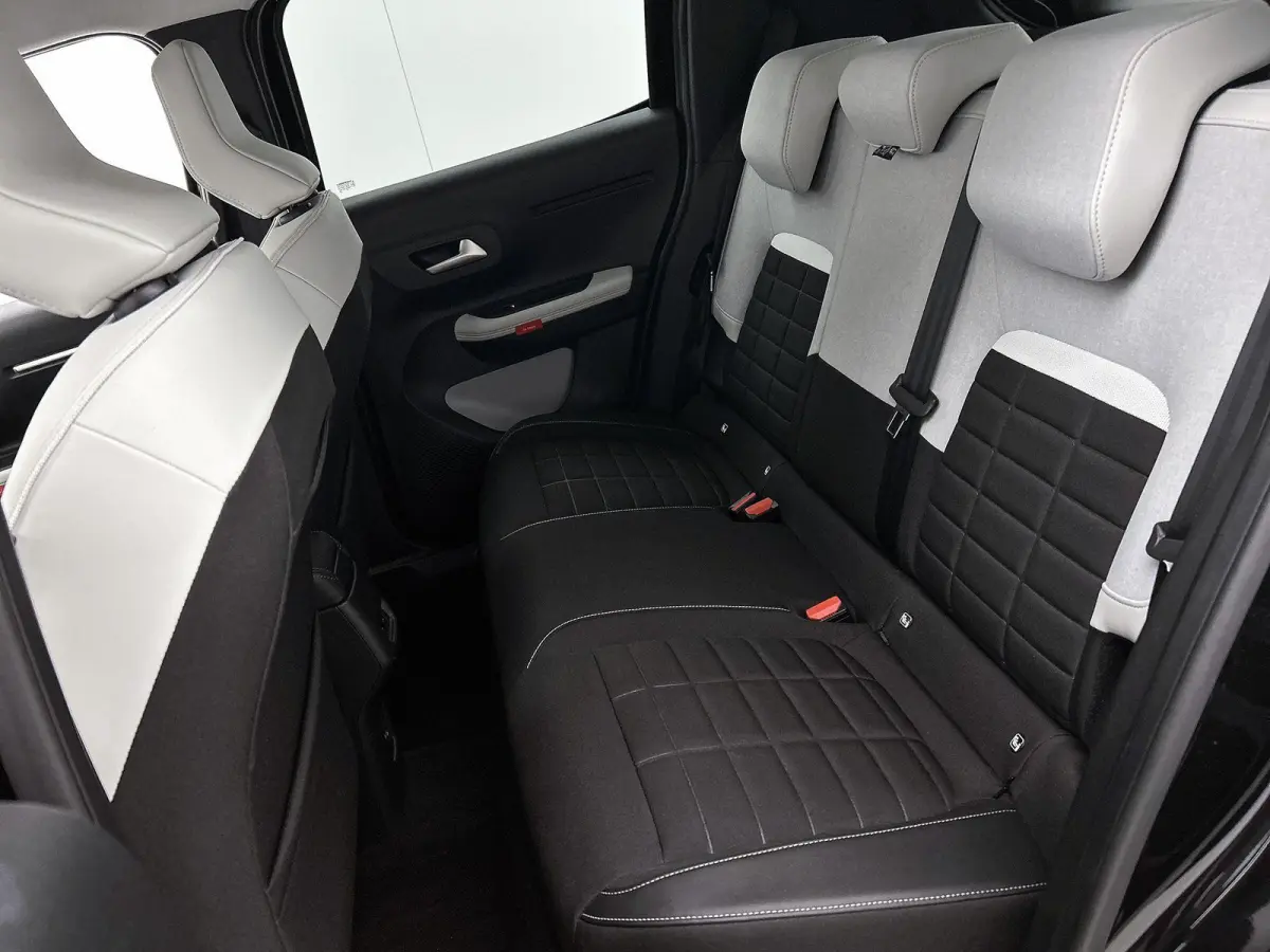 Max Comfort Range 44 kWh 113pk | Accu 95% | 3-fase laden | Lage kilometerstand | Navigatie | Achteruitrijcamera | Climate Control | Cruise Control | Parkeersensoren | Bluetooth | Draadloze A