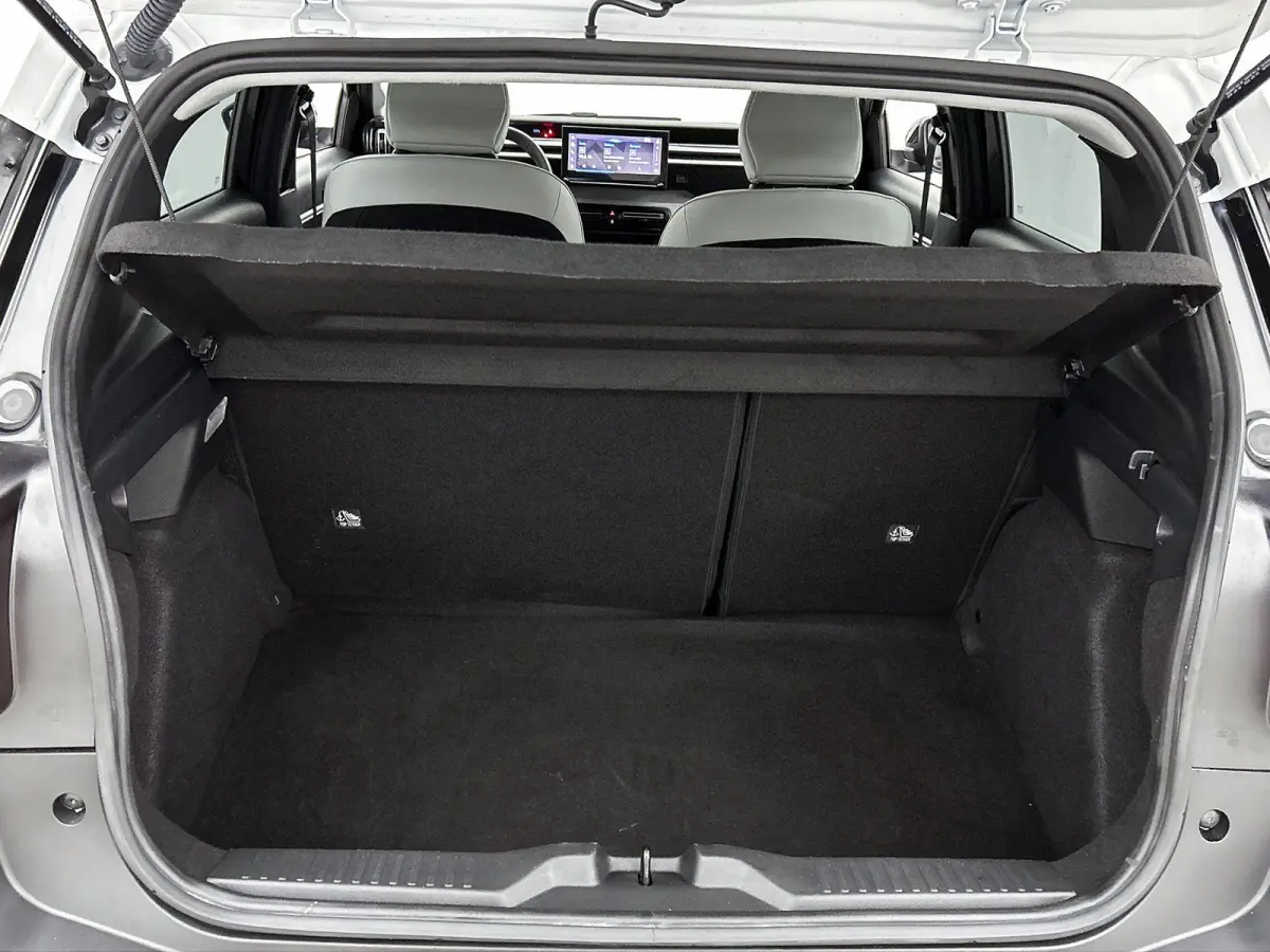 Max Comfort Range 44 kWh 113pk | Accu 95% | 3-fase laden | Lage kilometerstand | Navigatie | Achteruitrijcamera | Climate Control | Cruise Control | Parkeersensoren | Bluetooth | Draadloze A