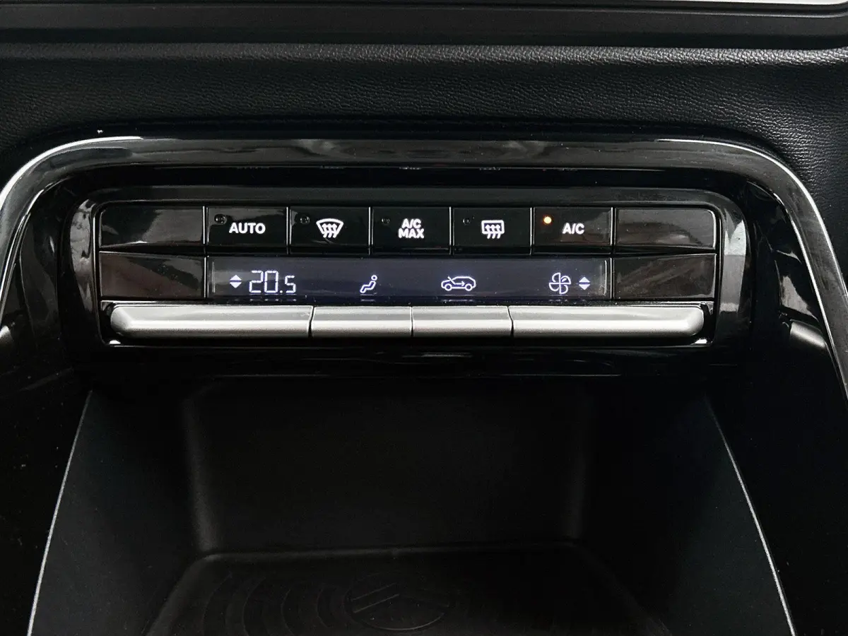 Max Comfort Range 44 kWh 113pk | Accu 95% | 3-fase laden | Lage kilometerstand | Navigatie | Achteruitrijcamera | Climate Control | Cruise Control | Parkeersensoren | Bluetooth | Draadloze A
